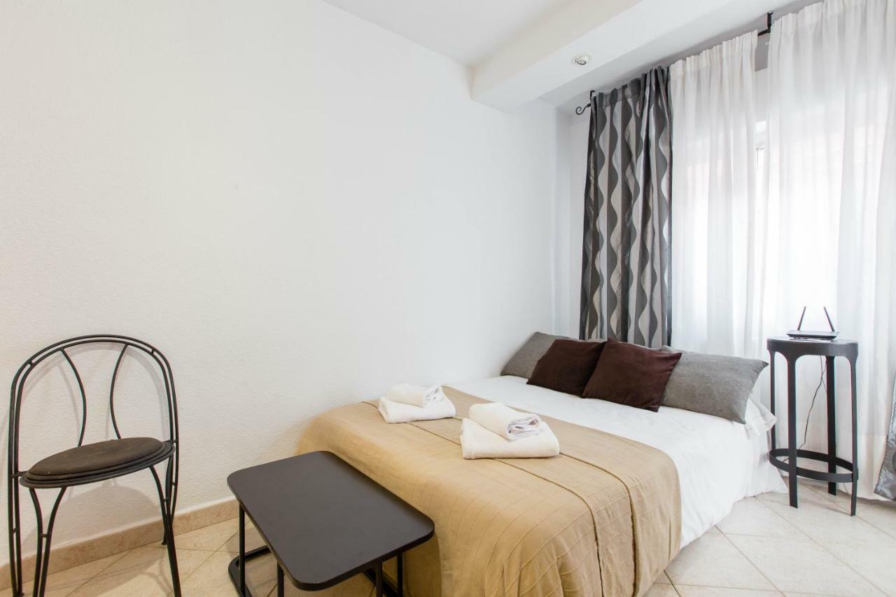 3 Habitaciones Apartamento Temporada Lucero 3 Habitaciones マドリード エクステリア 写真